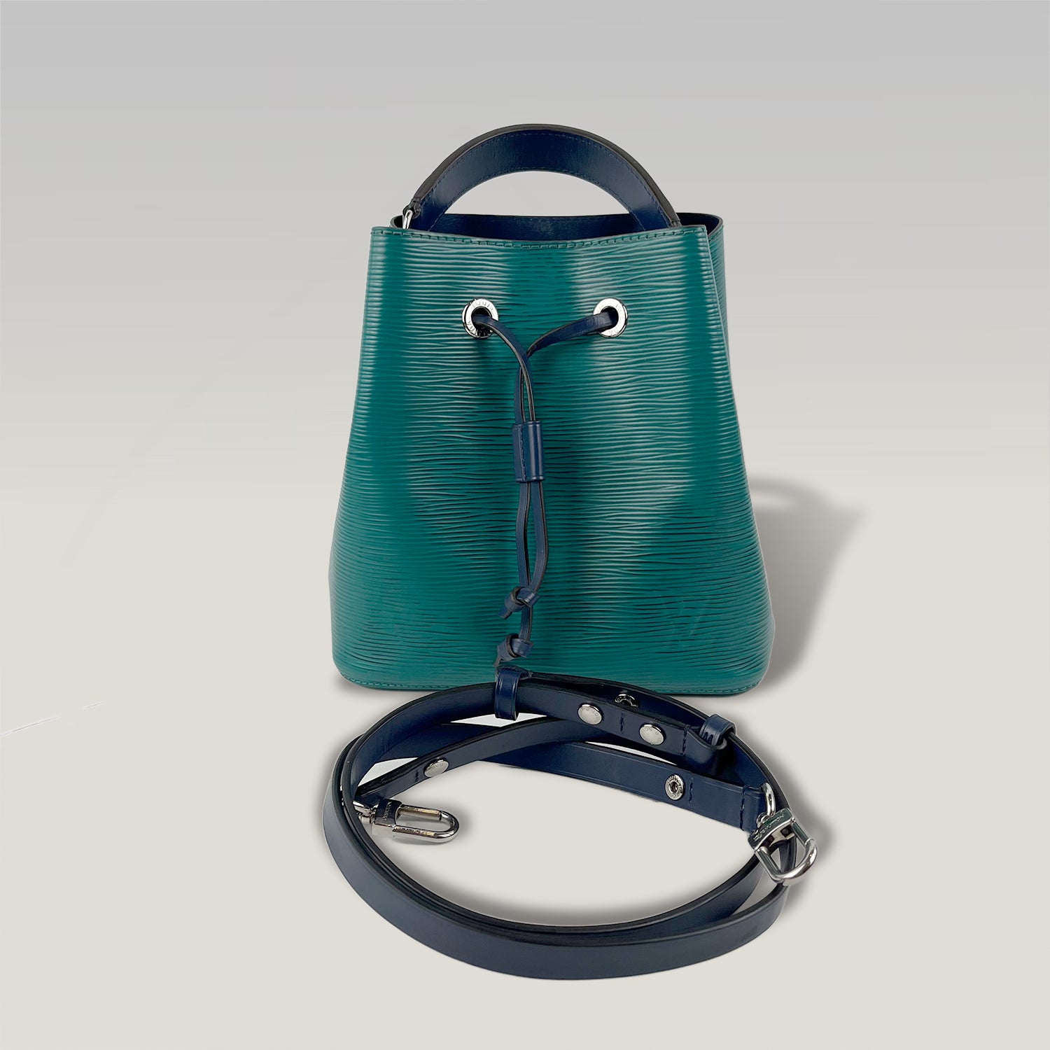 Louis Vuitton NéoNoé BB in Pelle Epi Verde Scuro e Blu