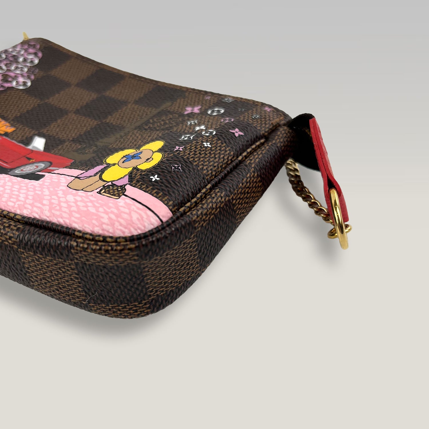 Louis Vuitton Vivienne A Paris Mini Pochette Accessoires Damier Ebene Limited Edition Canvas Marrone 15 cm