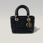 DIOR Lady Dior Piccola Nera in Pelle Cannage con Hardware Dorato e Charm D.I.O.R.