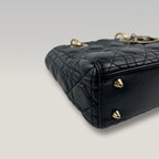 DIOR Lady Dior Piccola Nera in Pelle Cannage con Hardware Dorato e Charm D.I.O.R.