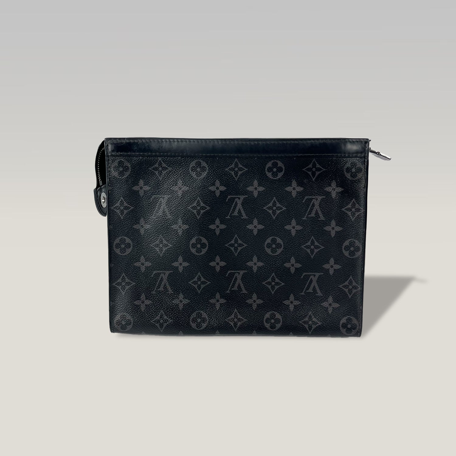 LOUIS VUITTON Pochette Voyage Monogram Eclipse Tela Spalmata