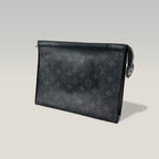 LOUIS VUITTON Pochette Voyage Monogram Eclipse Tela Spalmata