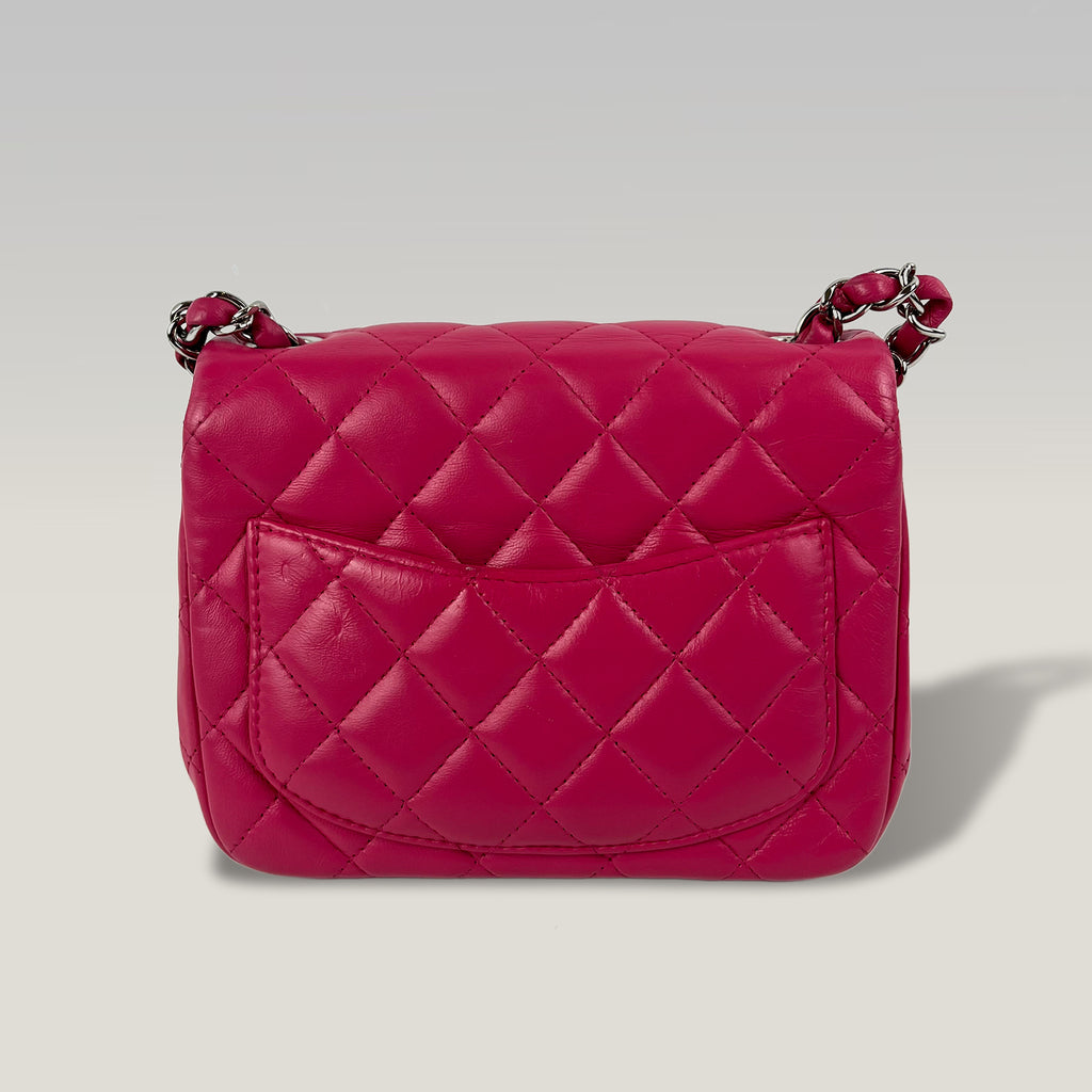 Chanel Mini Square Classic Flap Bag Lambskin Rosa Fucsia Trapuntata con Tracolla a Catena 18 cm