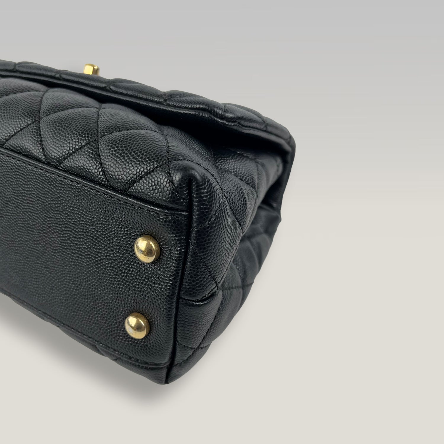 Chanel Coco Handle Small in Pelle Caviar Nera – Borsa Top Handle con Tracolla 24 cm