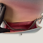 Chanel Boy Media in Pelle Caviar Multicolore Trapuntata con Logo CC e Catena – Borsa a Spalla