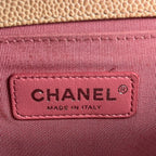 Chanel Boy Media in Pelle Caviar Multicolore Trapuntata con Logo CC e Catena – Borsa a Spalla