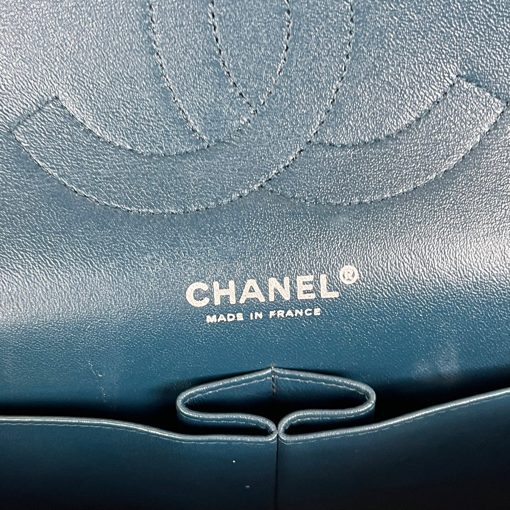 Chanel Jumbo Classic Double Flap Borsa in Pelle Verniciata Blu Petrolio con Hardware Argento