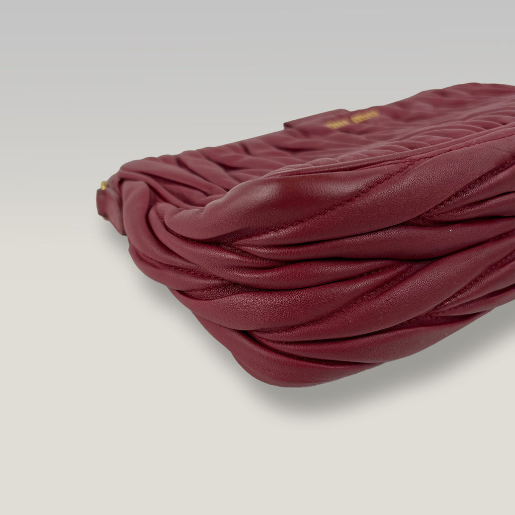 Miu Miu Borsa a Tracolla in Pelle Matelassé Rossa con Tracolla Regolabile | Crossbody Bag Donna