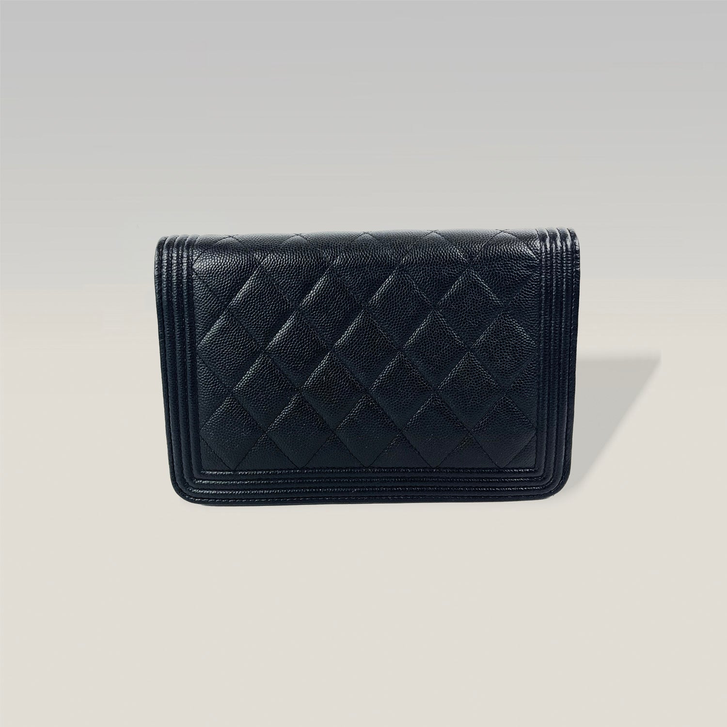 CHANEL WOC in pelle caviar nera con hardware dorato