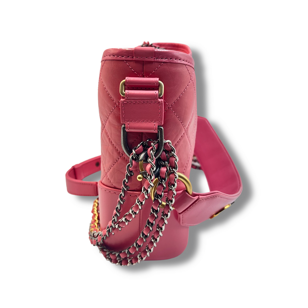 Chanel Gabrielle Medium – Borsa Hobo Trapuntata in Pelle di Vitello Invecchiata Rosa