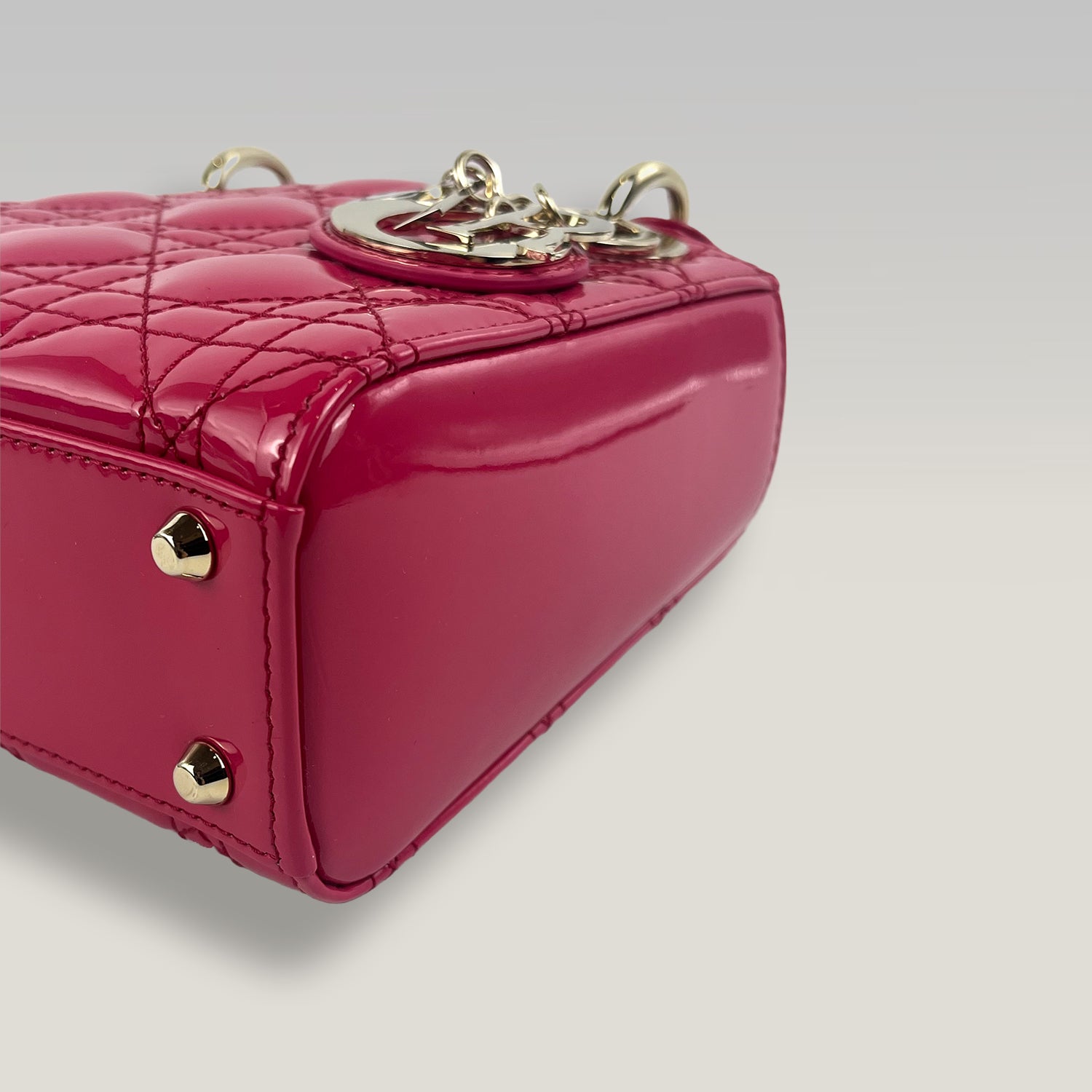 Dior Lady Dior Mini in Vernice Rosa Fucsia – Borsa Top Handle con Tracolla Donna 17 cm