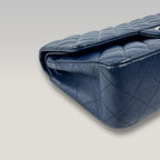 Chanel Classic Flap Medium Blu Navy in Pelle Caviar Trapuntata con Chiusura CC Argentata