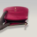 LOUIS VUITTON Portafoglio Emilie Monogram con Bottone Fucsia