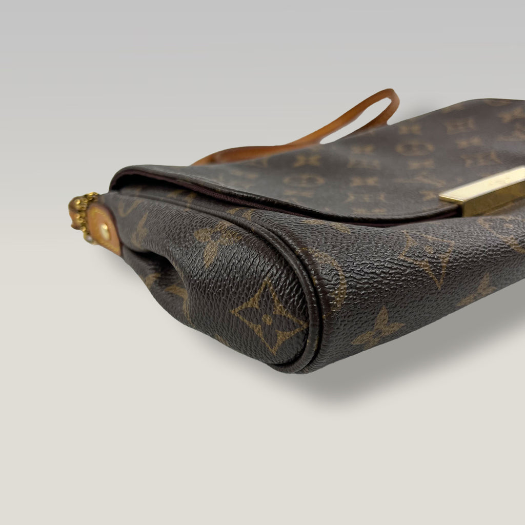 Louis Vuitton Favorite MM Monogram Canvas Shoulder Bag Marrone con Tracolla e Catena Oro 24 cm