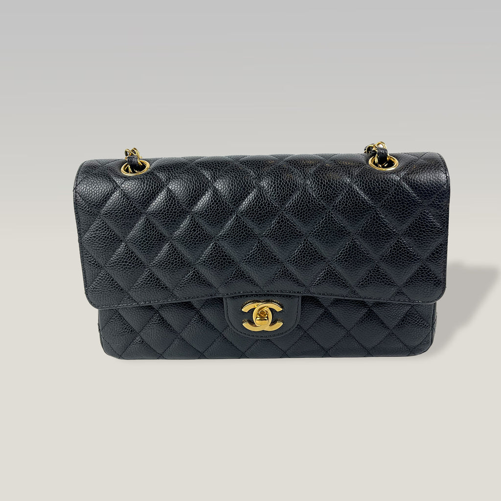 Chanel Medium Classic Flap Bag Nera in Pelle Caviar Trapuntata