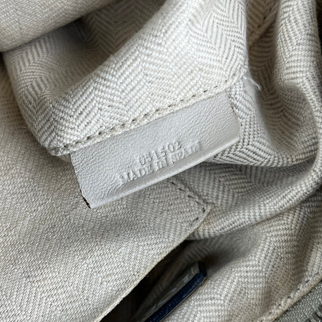 LOEWE Puzzle Bag 29 cm in Light Grey Leather – Geometric Shoulder Bag 