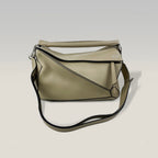 LOEWE Puzzle Bag 29 cm in Light Grey Leather – Geometric Shoulder Bag 