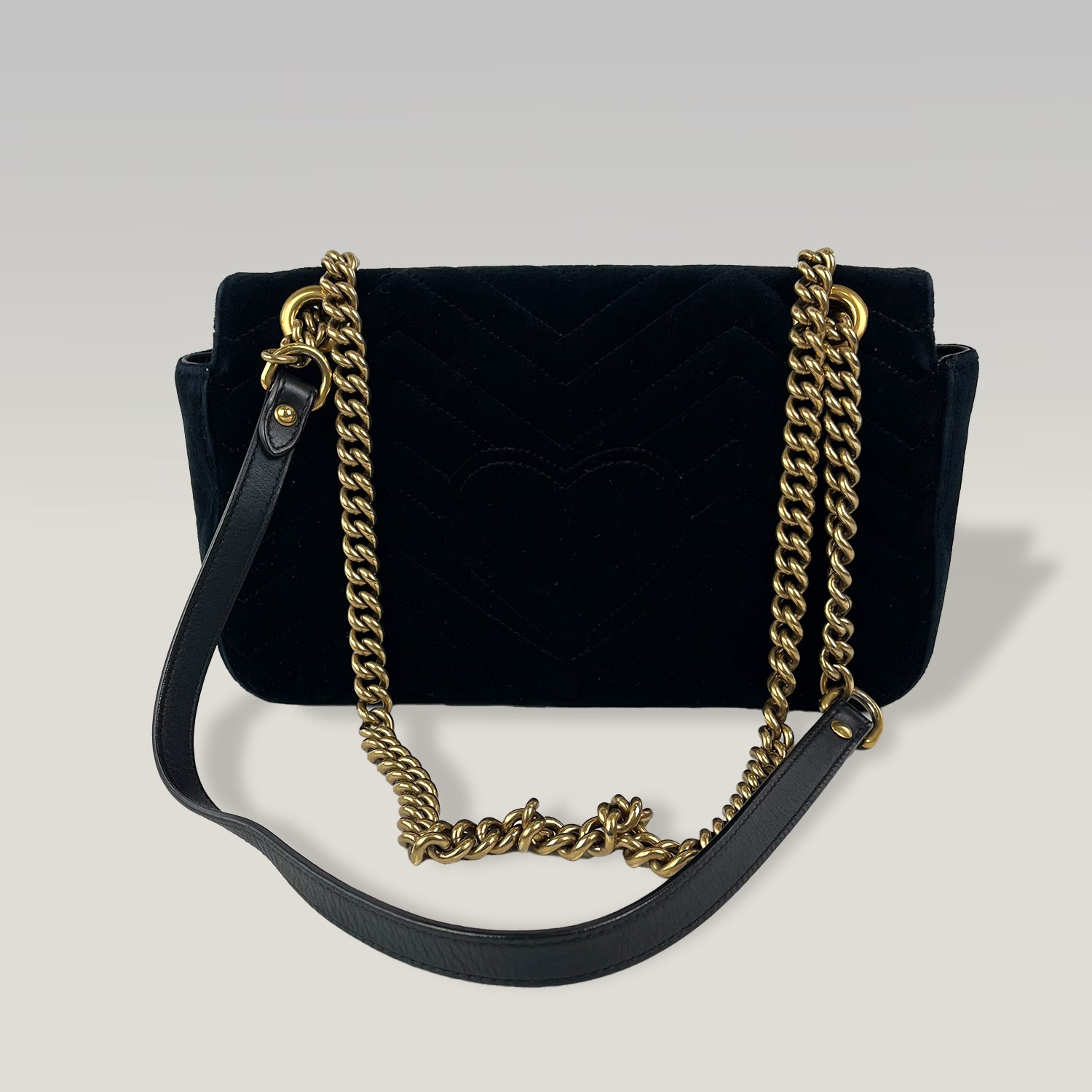 Gucci GG Marmont Flap Bag Nera in Velluto con GG Dorato