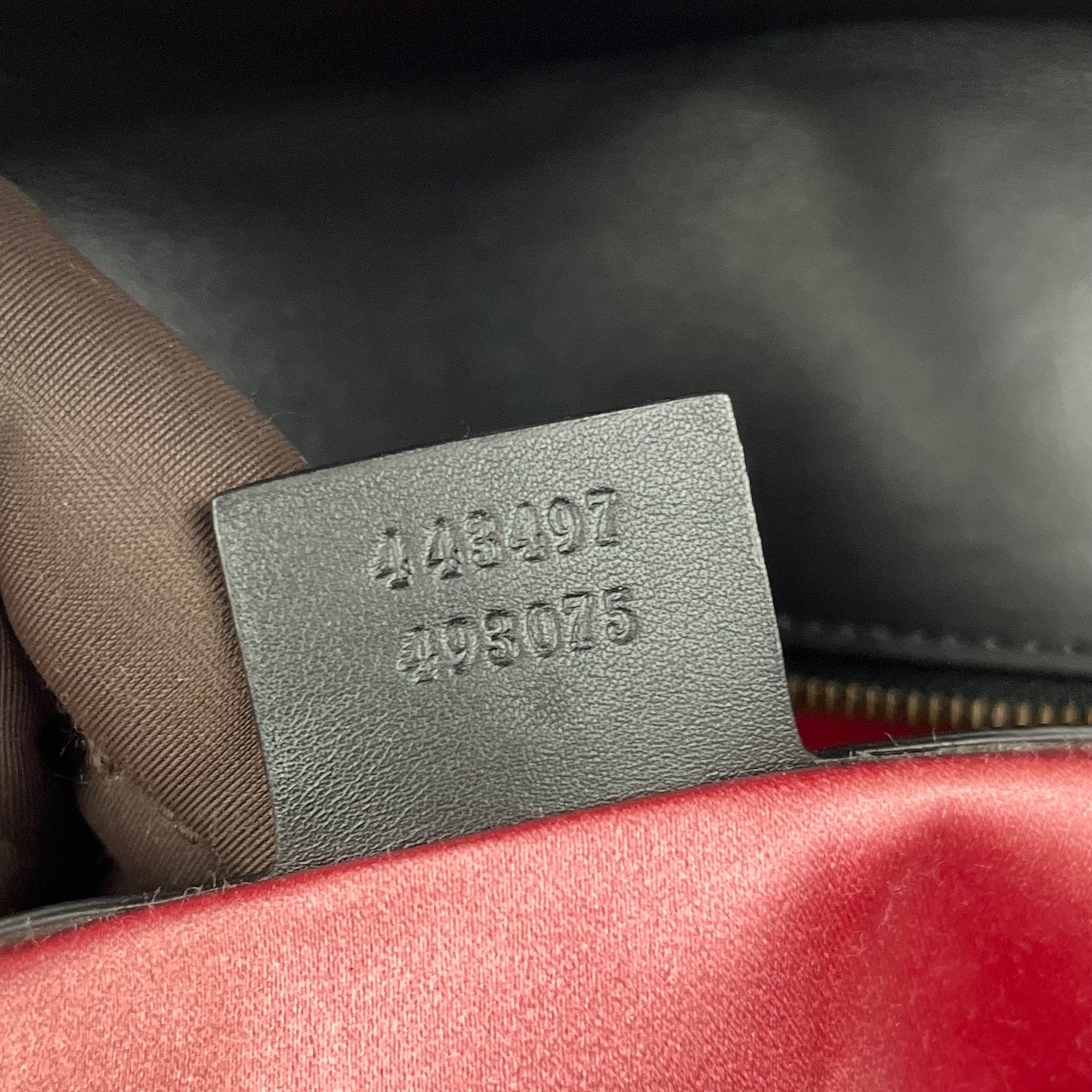 Gucci GG Marmont Flap Bag Nera in Velluto con GG Dorato