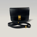 Celine Classic Box Bag Medium Nera in Pelle di Vitello con Chiusura Dorata e Tracolla Regolabile