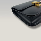 Celine Classic Box Bag Medium Nera in Pelle di Vitello con Chiusura Dorata e Tracolla Regolabile