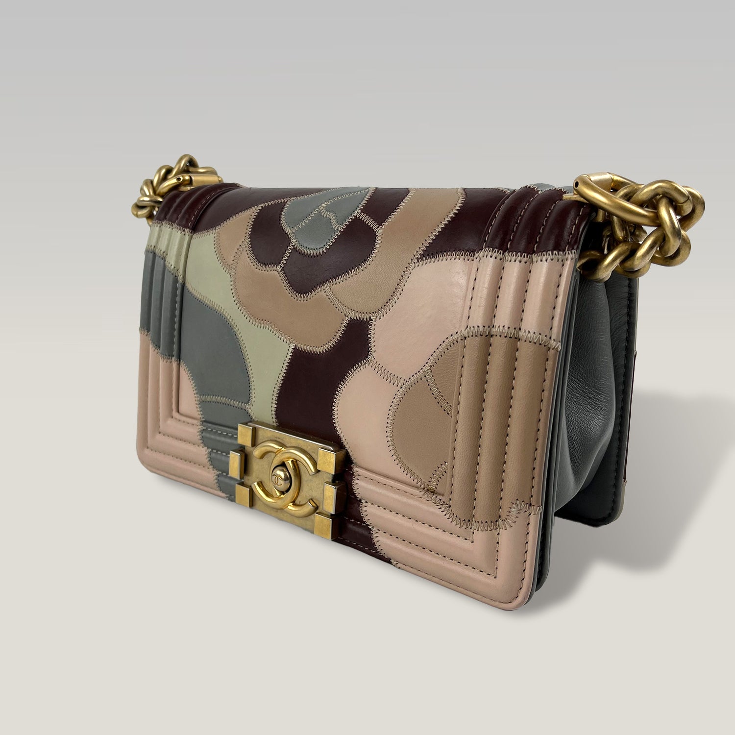 Chanel Boy Small Camellia Patchwork Leather Flap Bag Multicolor con Catena Dorata