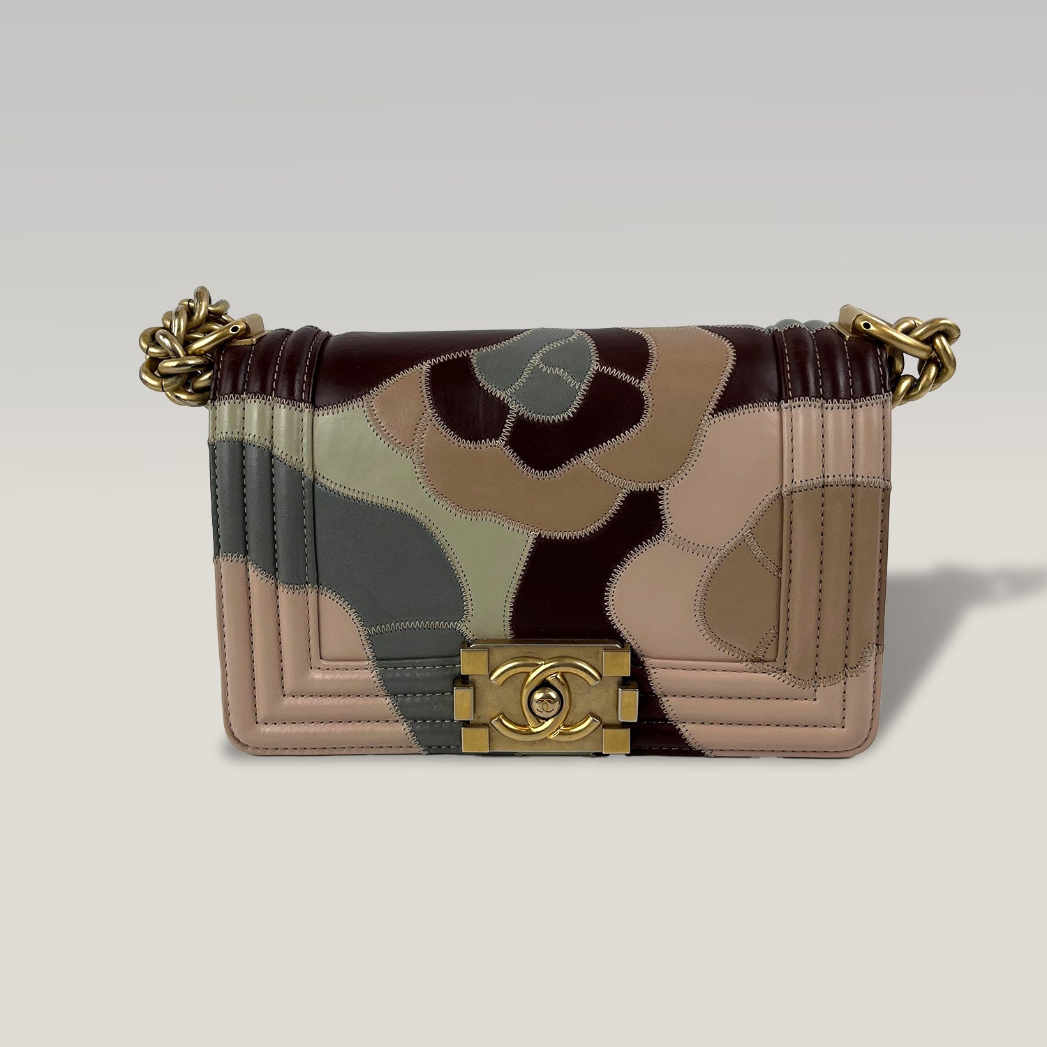Chanel Boy Small Camellia Patchwork Leather Flap Bag Multicolor con Catena Dorata
