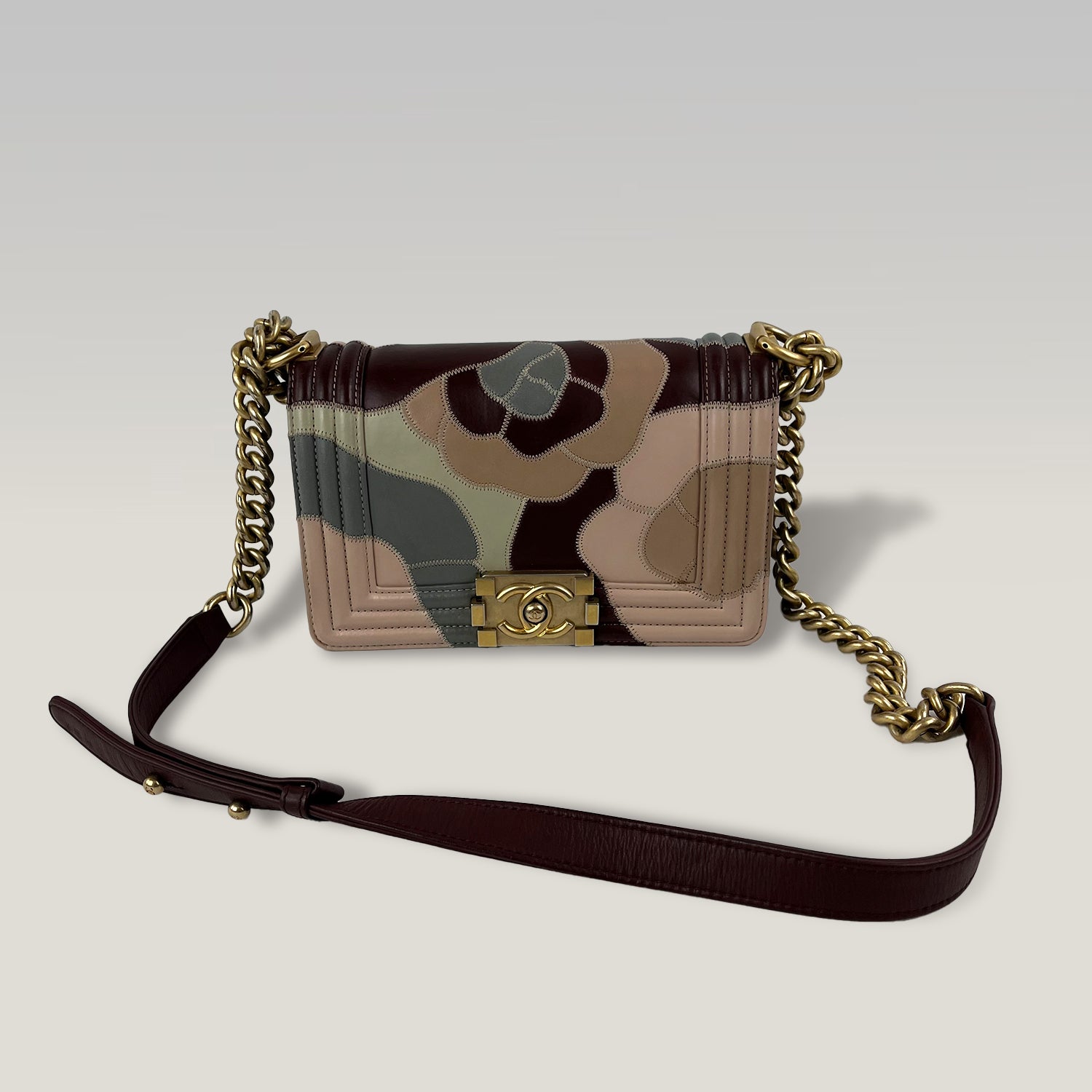 Chanel Boy Small Camellia Patchwork Leather Flap Bag Multicolor con Catena Dorata