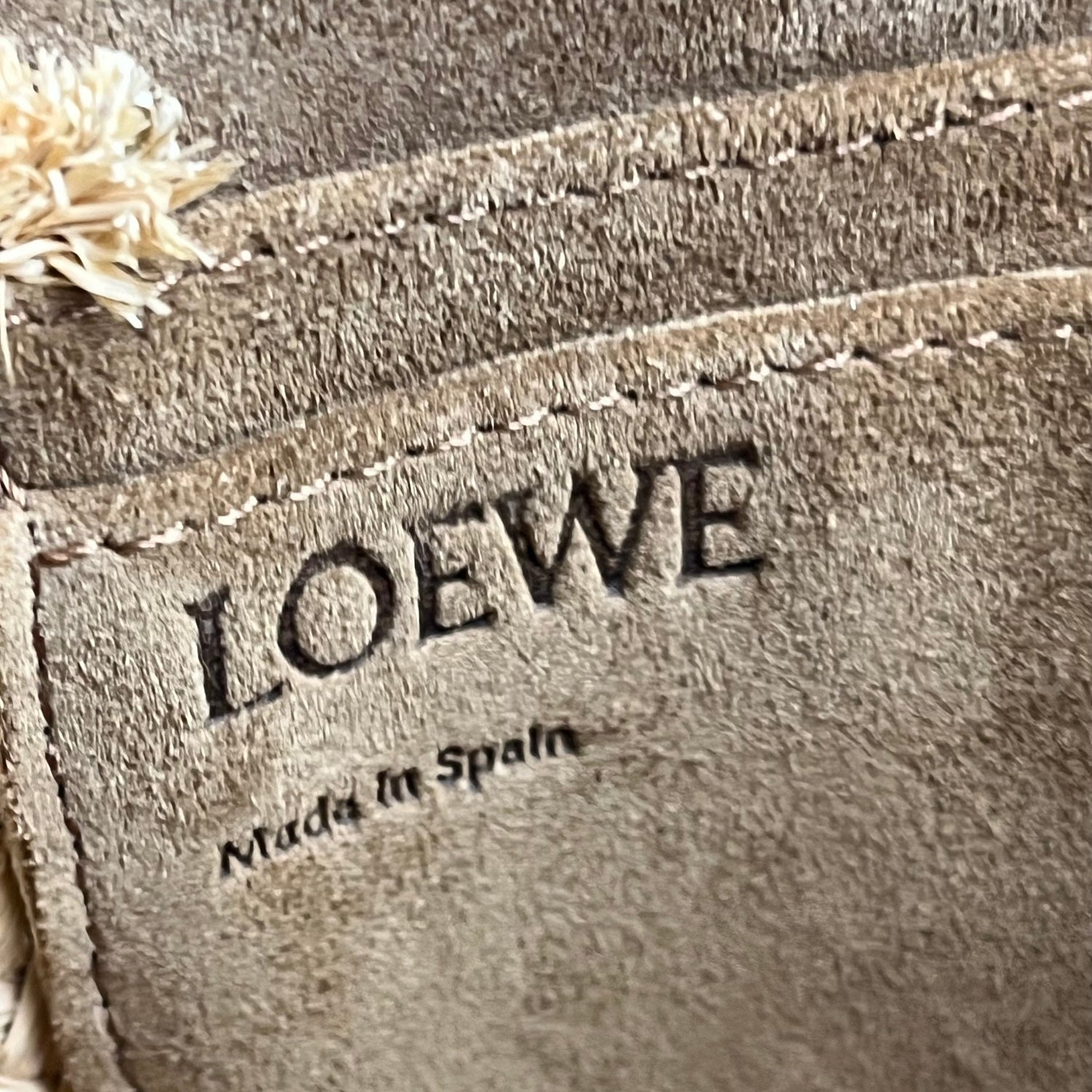 LOEWE Mini Gate in blue leather and natural raffia – Summer Edition 