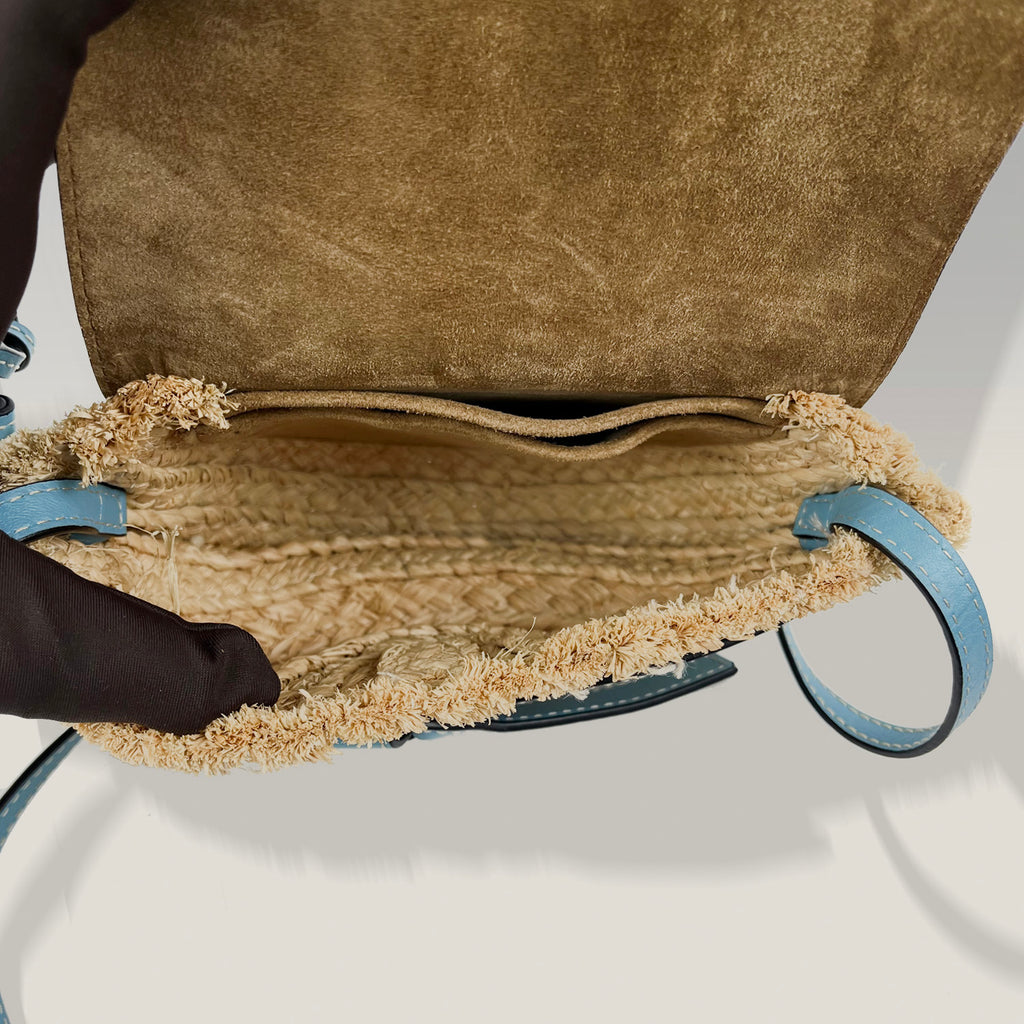 LOEWE Mini Gate in blue leather and natural raffia – Summer Edition 