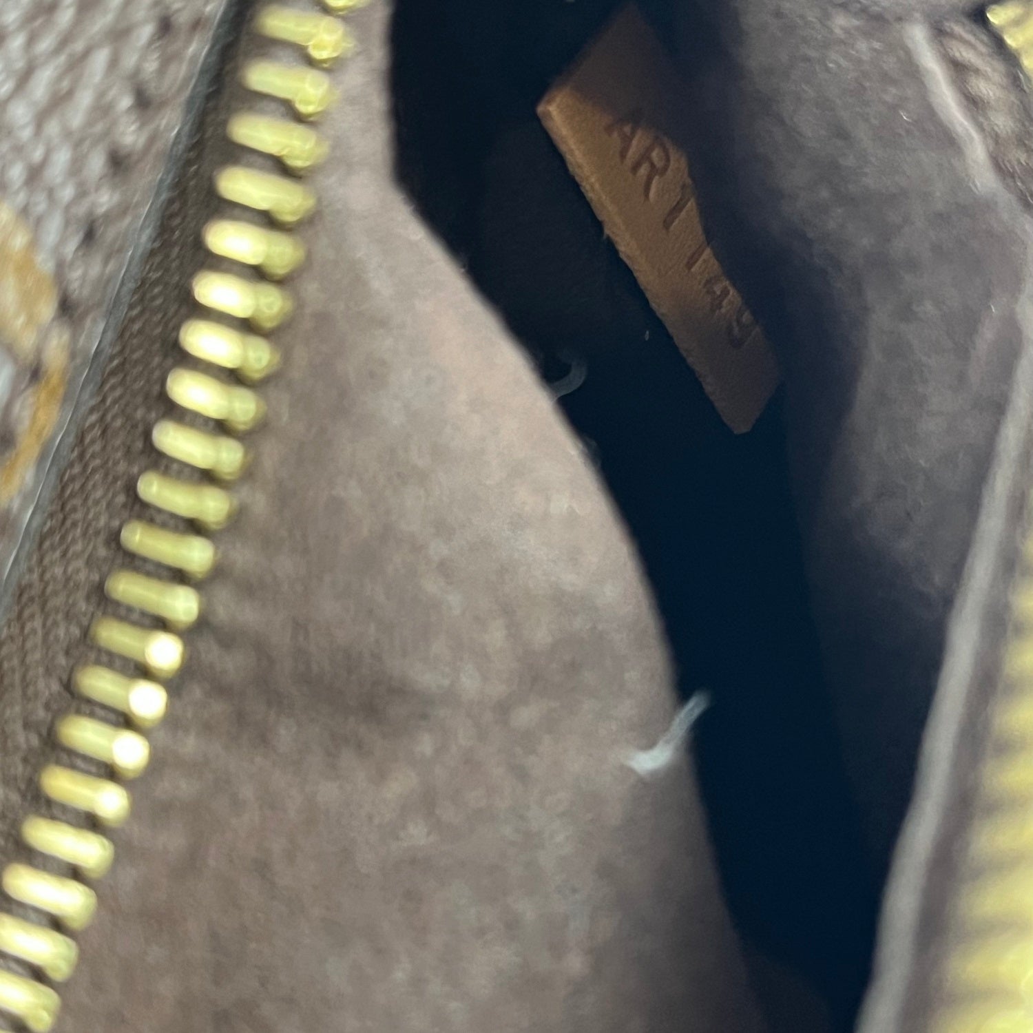 LOUIS VUITTON Pochette Métis Monogram con Pelle Naturale