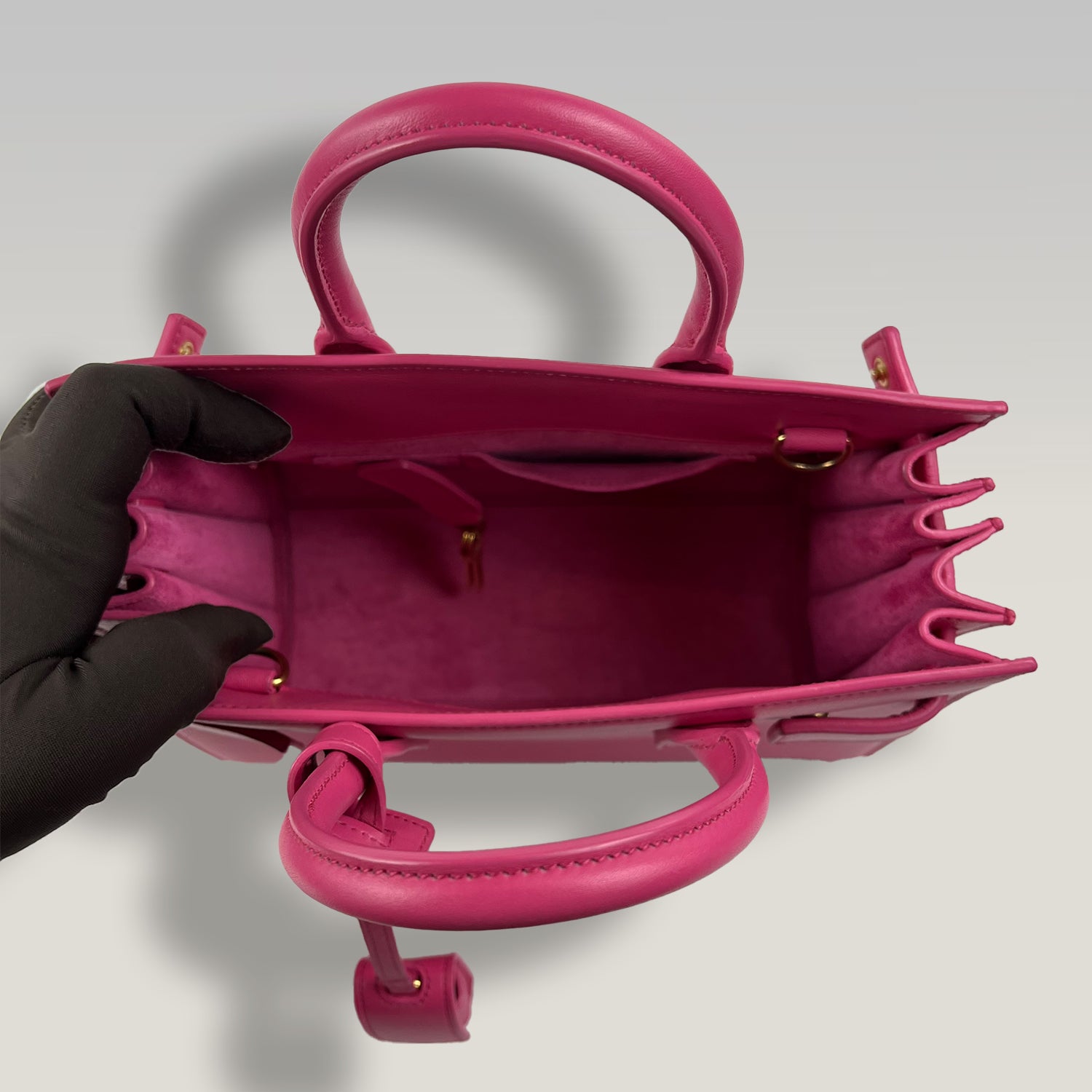 Saint Laurent Sac de Jour Nano in Pelle Fucsia – Borsa Top Handle con Tracolla Donna 22 cm