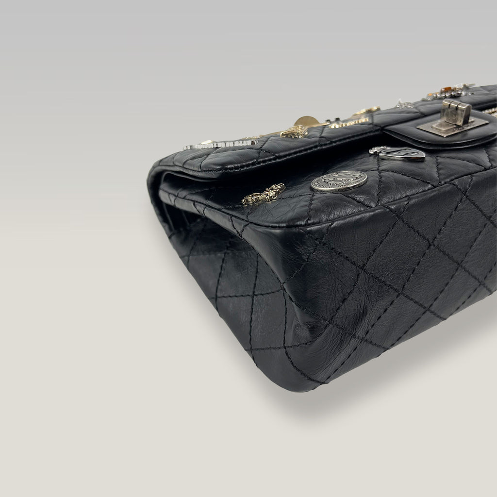 Chanel 2.55 Reissue Medium Bag Nera in Pelle Trapuntata con Metalleria Grigia