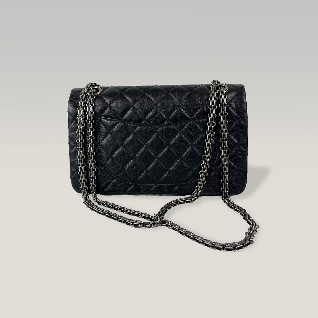 Chanel 2.55 Reissue Medium Bag Nera in Pelle Trapuntata con Metalleria Grigia