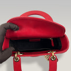 Dior Lady Dior Small Rossa in Pelle Cannage con Charm D.I.O.R.