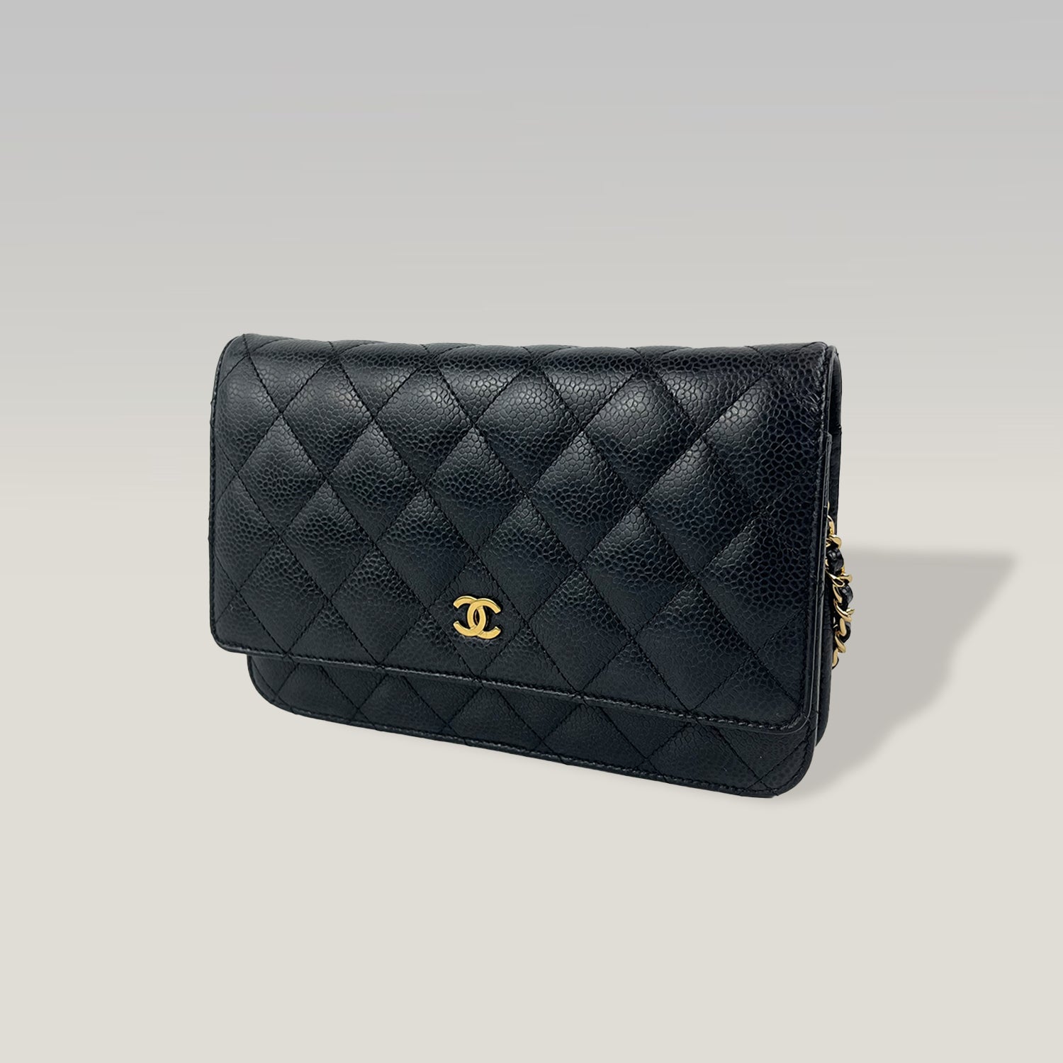 CHANEL WOC Wallet on Chain in Pelle Caviar Nera con Logo CC Oro