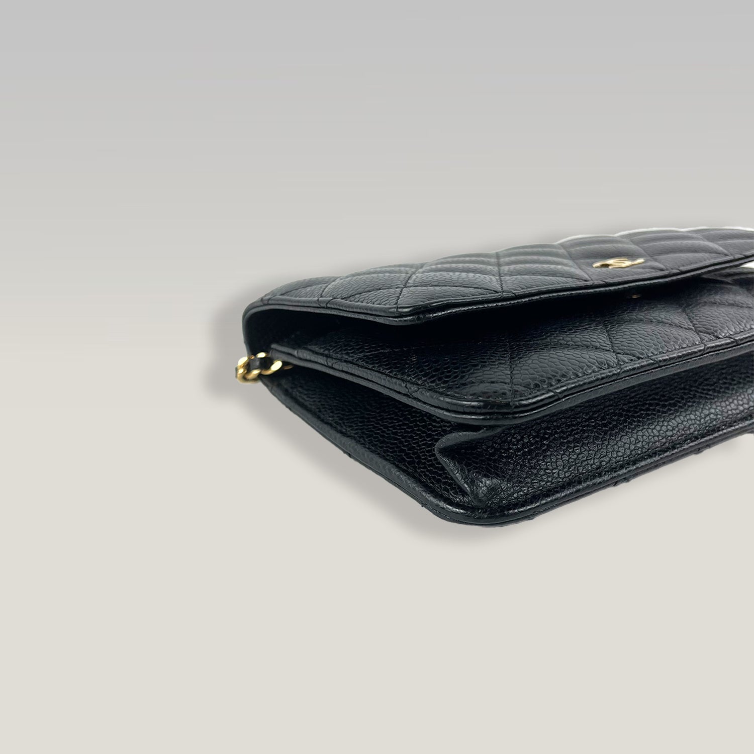 CHANEL WOC Wallet on Chain in Pelle Caviar Nera con Logo CC Oro