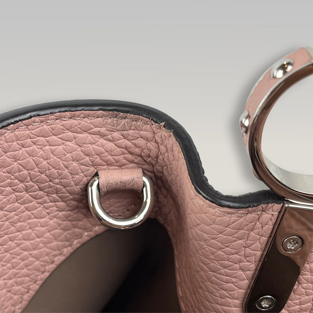 Louis Vuitton Capucines Borsa Donna in Pelle Martellata Rosa Cipria con Hardware Argento
