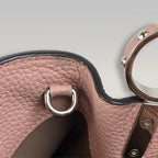 Louis Vuitton Capucines Borsa Donna in Pelle Martellata Rosa Cipria con Hardware Argento