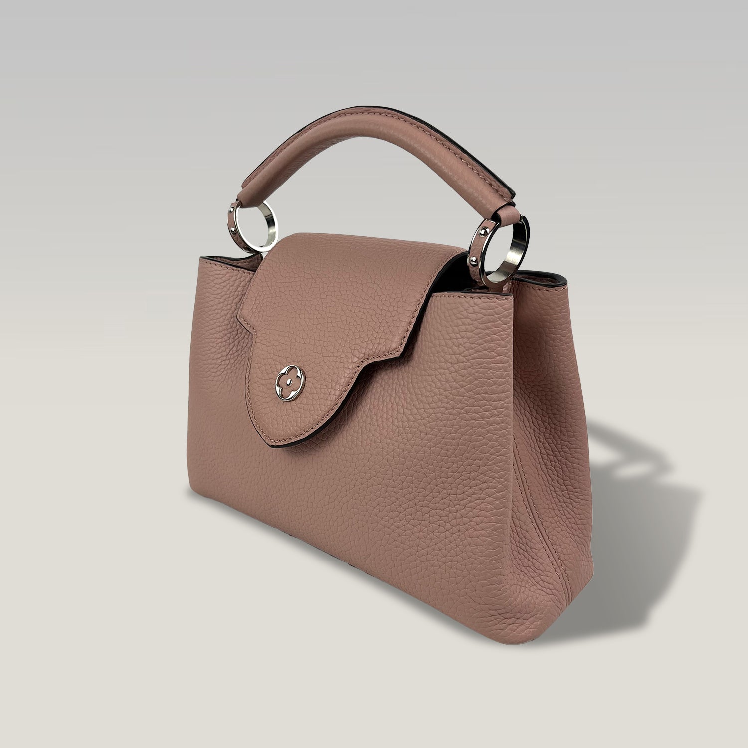 Louis Vuitton Capucines Borsa Donna in Pelle Martellata Rosa Cipria con Hardware Argento