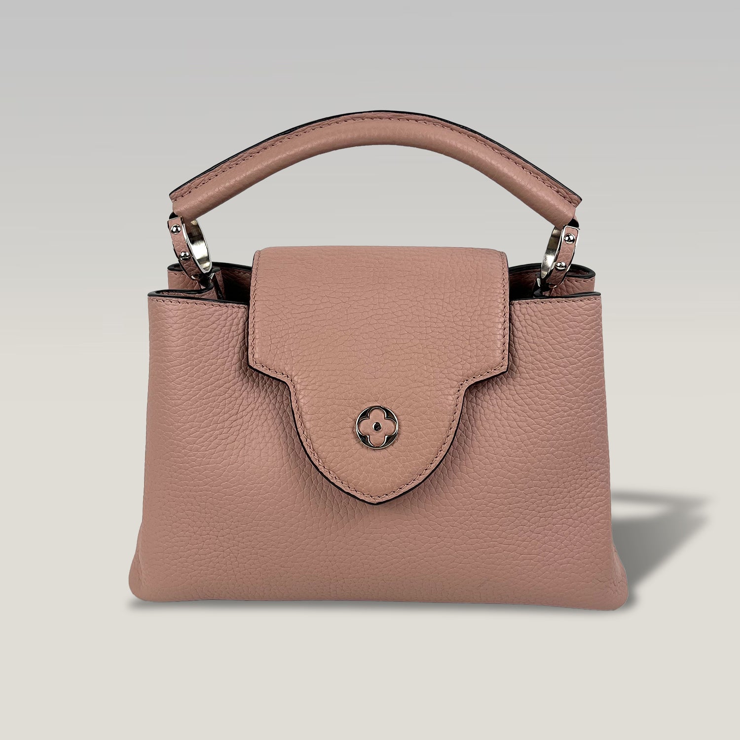 Louis Vuitton Capucines Borsa Donna in Pelle Martellata Rosa Cipria con Hardware Argento