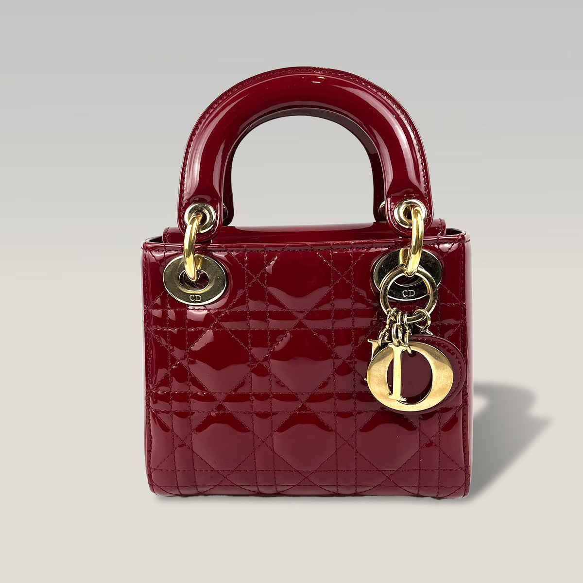 Dior Lady Dior Mini 3 Riquadri in Vernice Rossa con Impunture Cannage e Hardware Dorato