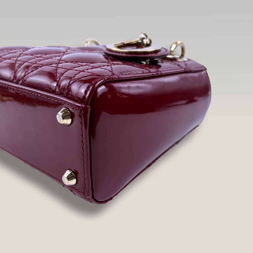 Dior Lady Dior Mini 3 Riquadri in Vernice Rossa con Impunture Cannage e Hardware Dorato