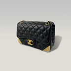 CHANEL Classic Flap Piccola Nera in Pelle Trapuntata con Hardware Dorato e Card di Autenticità