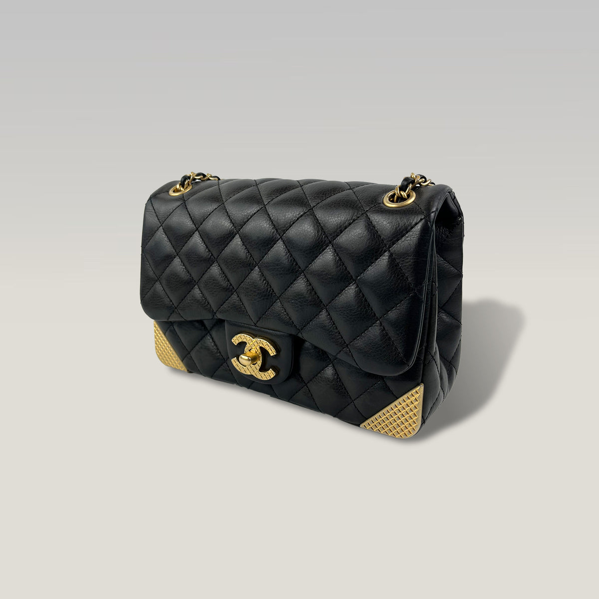 CHANEL Classic Flap Piccola Nera in Pelle Trapuntata con Hardware Dorato e Card di Autenticità