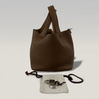HERMÈS Picotin Lock 18 Gold in Pelle Martellata con Hardware Dorato, Lucchetto e Chiavi – Stamp Z