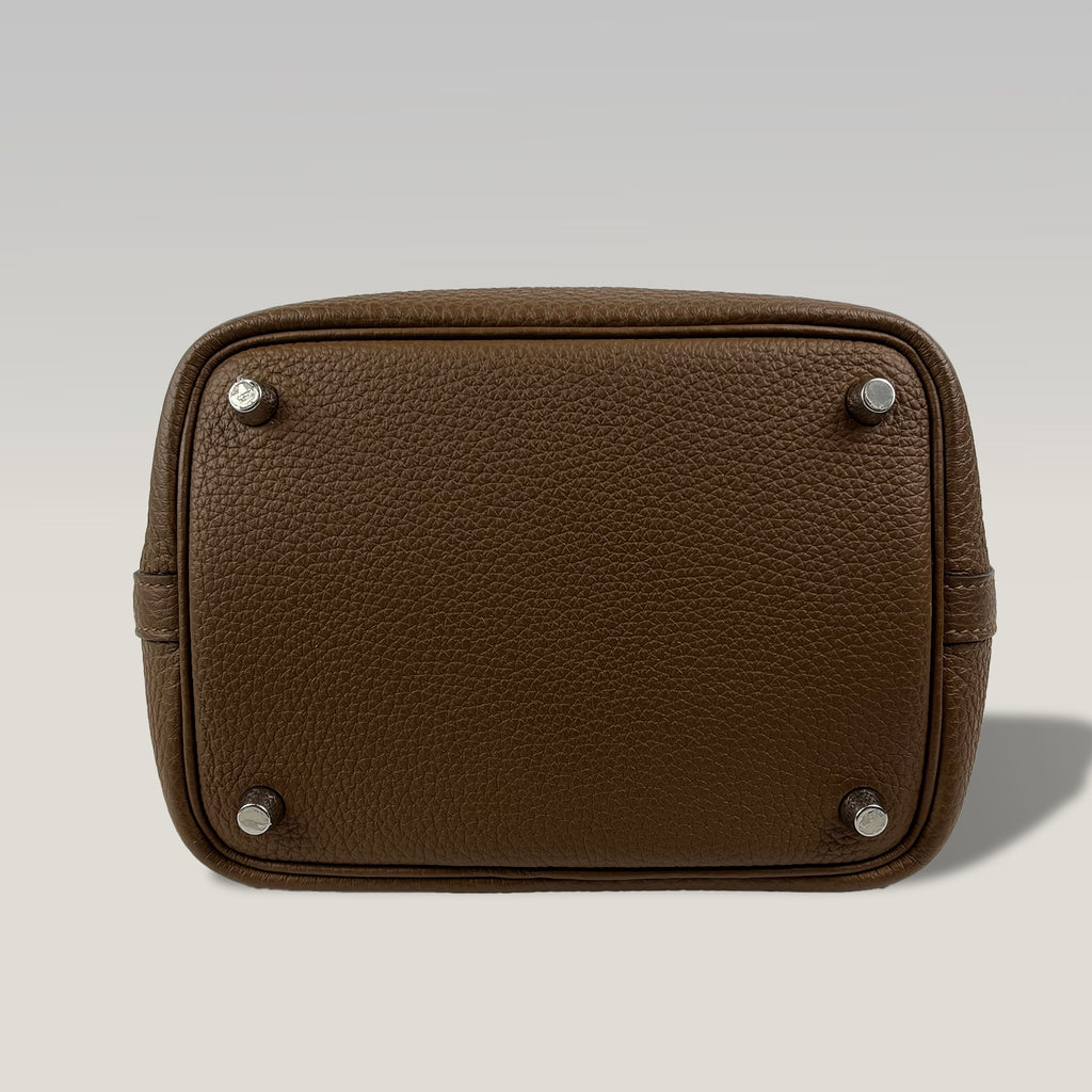 HERMÈS Picotin Lock 18 Gold in Pelle Martellata con Hardware Dorato, Lucchetto e Chiavi – Stamp Z