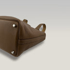 HERMÈS Picotin Lock 18 Gold in Pelle Martellata con Hardware Dorato, Lucchetto e Chiavi – Stamp Z