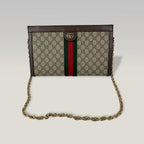 Gucci GG Supreme clutch con banda Web e catena