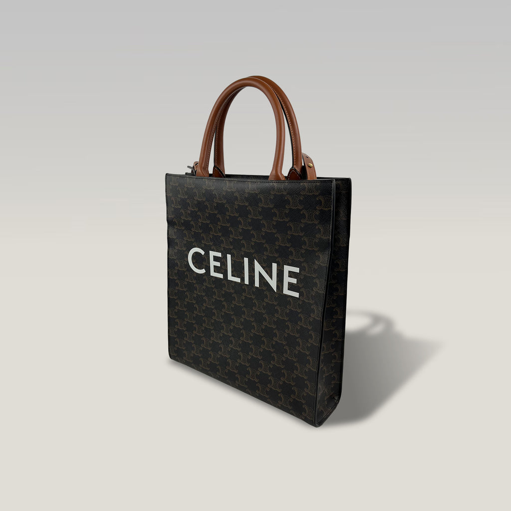 Celine Cabas Vertical Tote Bag Vintage in Tela Triomphe Marrone con Logo Bianco e Manici in Pelle